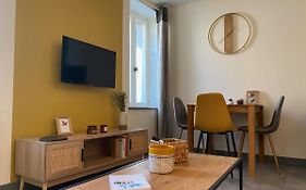 Exceptionnel ! Superbe Appartement Refait A Neuf En Rez-De-Chaussee Avec Parking Prive